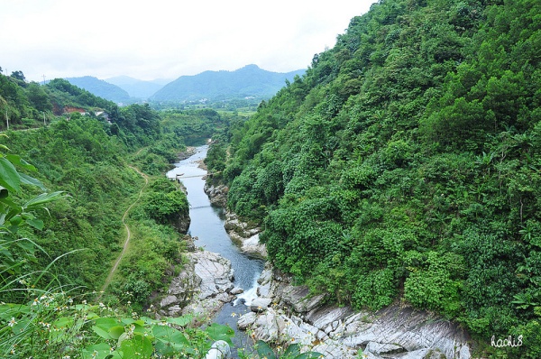 Những dòng suối đẹp duyên dáng ở Tây Bắc